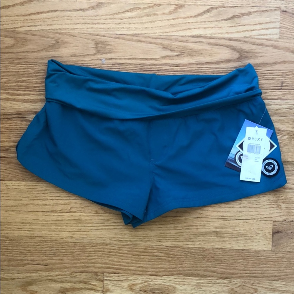 NWT Roxy fold over shorts